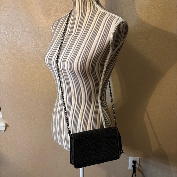 AKAIV Crossbody Bag Black Reptile Print Steel-tone Chain Strap Tassel Vegan - Picture 4 of 16